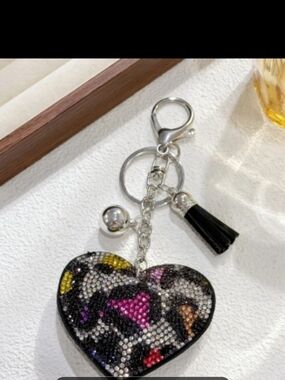 🆕️❤️ ANIMAL PRINT COLOURED RHINESTONE HEART BAG CHARM & KEY CHAIN❤️